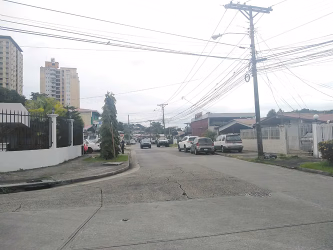 Alquiler de Local comercial en Betania, 180m2 de construcción