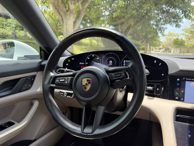 Porsche Taycan 2024