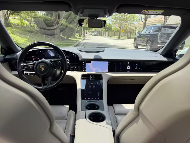 Porsche Taycan 2024