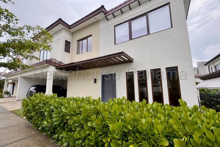 Vendo Casa Exclusiva en Santa María 26-6009GG