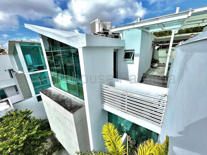 VENTA DE CASA EN ALTOS DEL GOLF DCD26-2404