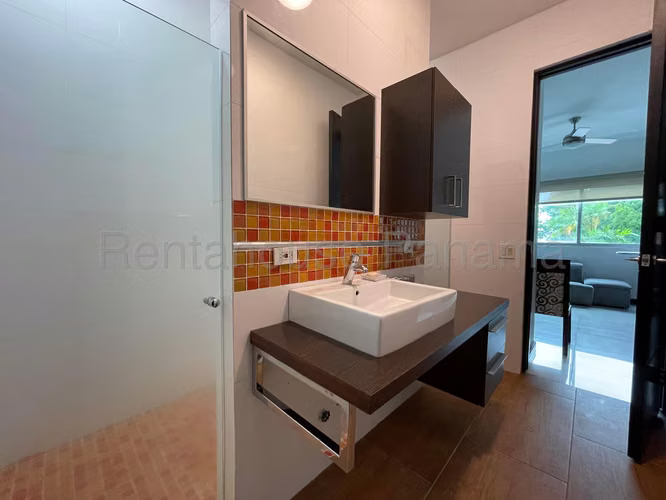 VENTA DE CASA EN ALTOS DEL GOLF DCD26-2404