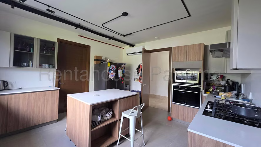 Apartamento en venta en Santa Maria SYH