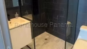 Alquiler de Apartamento con 101m2 en Bella Vista PH Nuovo Armani 26-6912SR