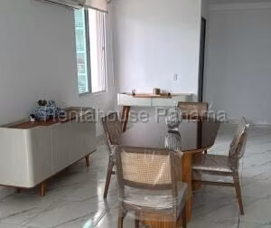Venta de Apartamento con 121m2 en El Cangrejo PH Mediterraneo Loft 26-6667SR