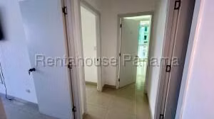 Venta de Apartamentocon 155m2 en El Cangrejo PH Astoria 26-6593SR