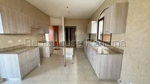 Venta de Casa con 351m2 en Costa Sur PH El Doral 26-6911SR