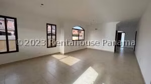Venta de Casa con 351m2 en Costa Sur PH El Doral 26-6911SR