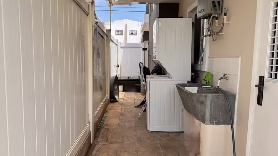 SE VENDE – Casa IMPECABLE de 2 pisos PH EVEREST, Brisas Norte PRG-02