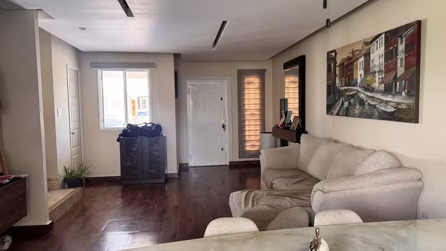 SE VENDE – Casa IMPECABLE de 2 pisos PH EVEREST, Brisas Norte PRG-02