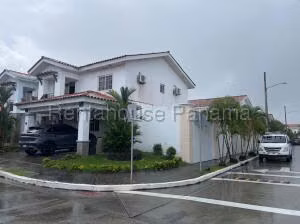 Casa en Venta en Versalles 26jack1882