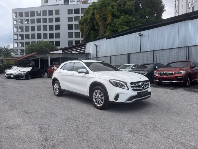 MERCEDES BENZ GLA 2019