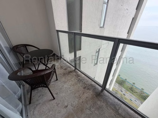 Apartamento en Alquiler en Avenida Balboa JG