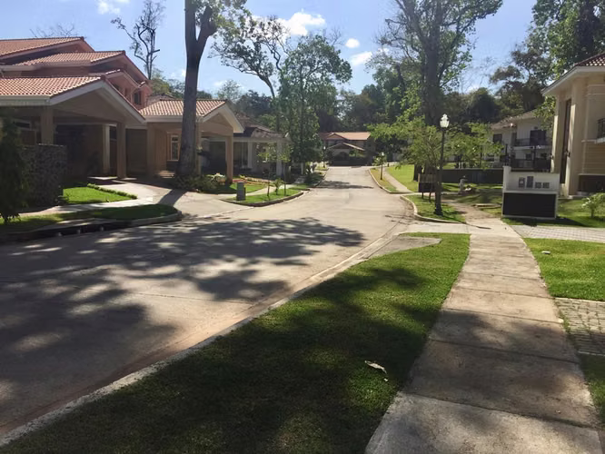 Terreno en Venta en Clayton BDP