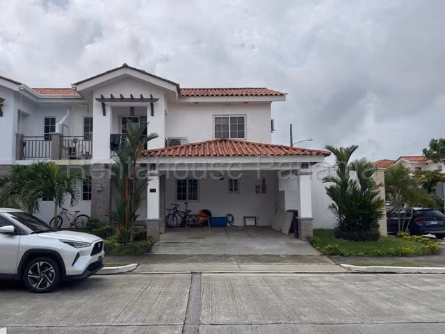 Venta Casa Quinta de Versalles 26YCG1882