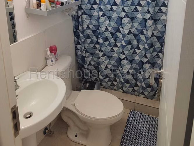 Se Vende Apartamento en Carrasquilla VLU26-6863