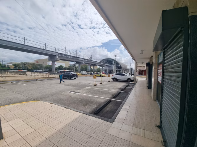 Venta de Locales Comerciales en Los Pueblos, 292m²