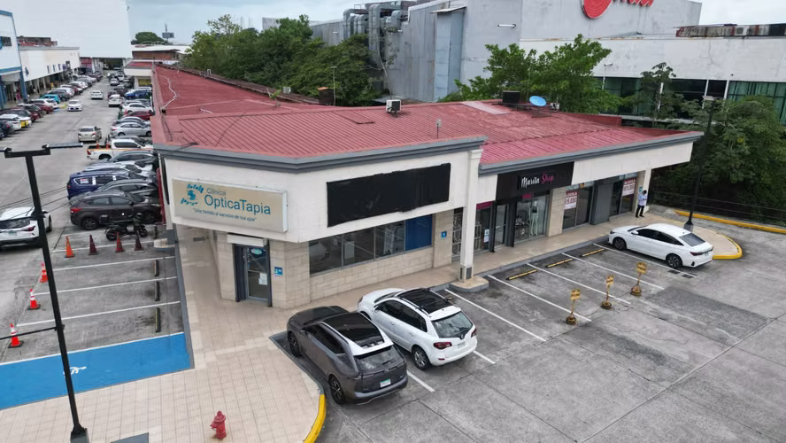 Venta de Locales Comerciales en Los Pueblos, 292m²