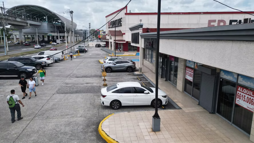 Venta de Locales Comerciales en Los Pueblos, 292m²