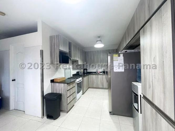 Venta de Amplio Y Remodelado Apartamento en Obarrio 26*1512Mfk