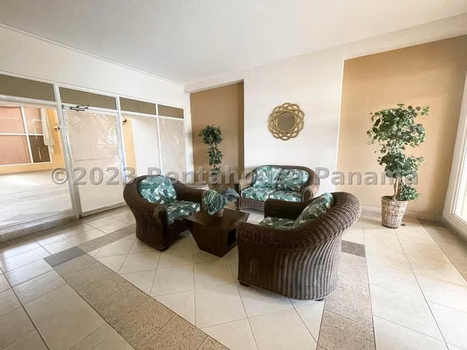 Venta de Amplio Y Remodelado Apartamento en Obarrio 26*1512Mfk
