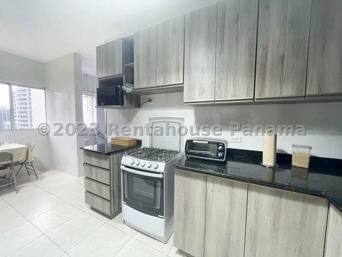 Venta de Amplio Y Remodelado Apartamento en Obarrio 26*1512Mfk