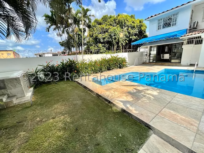Venta de Casa Duplex en El Hato Pintado 26*4460Mfk