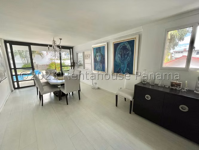 Venta de Casa Duplex en El Hato Pintado 26*4460Mfk