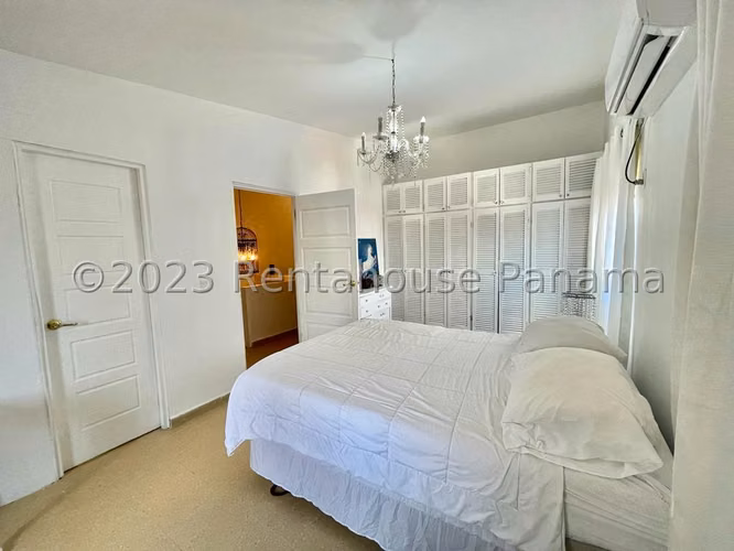 Venta de Casa Duplex en El Hato Pintado 26*4460Mfk