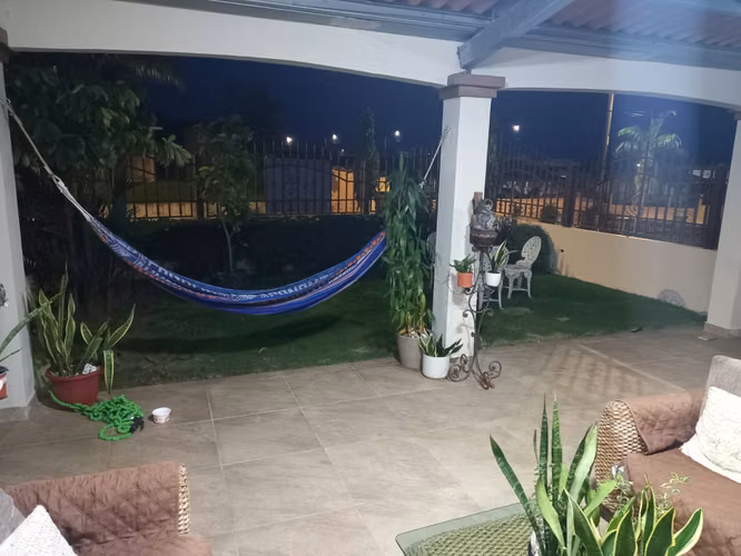 VENTA – CASA EN ESQUINA EN BRISAS DEL GOLF - Imagen 3