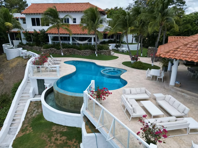 PUNTA BARCO – ESTATE FRENTE AL MAR