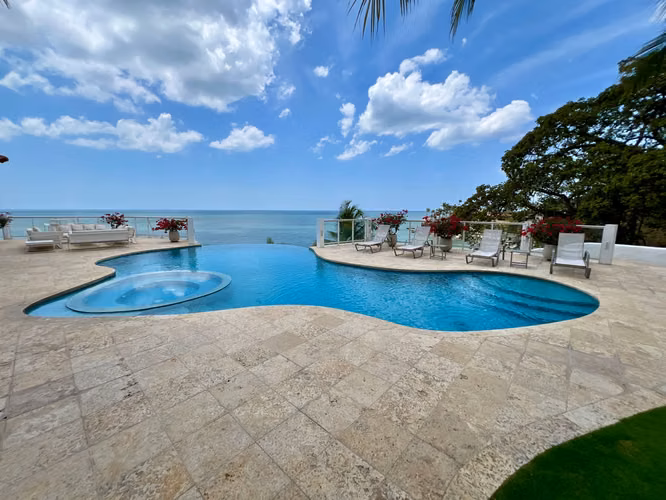 PUNTA BARCO – ESTATE FRENTE AL MAR
