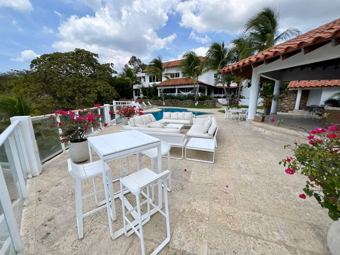 PUNTA BARCO – ESTATE FRENTE AL MAR