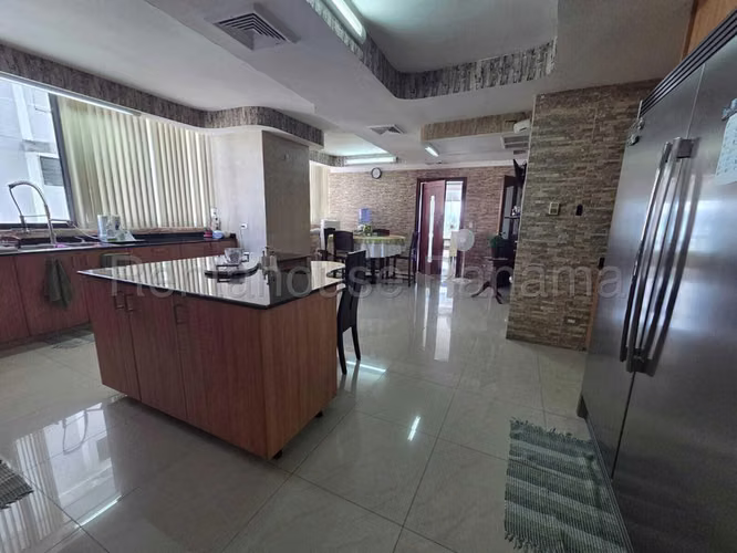Apartamento Amoblado en  Alquiler en Bayside Tower  Punta Paitilla