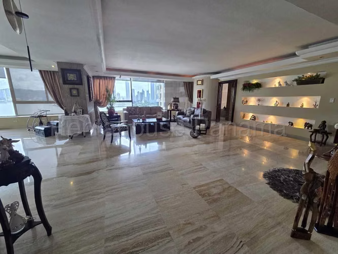 Apartamento Amoblado en  Alquiler en Bayside Tower  Punta Paitilla