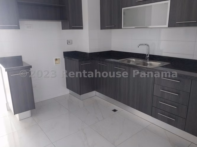 Se Vende Apartamento en Edison Park LA26-6939