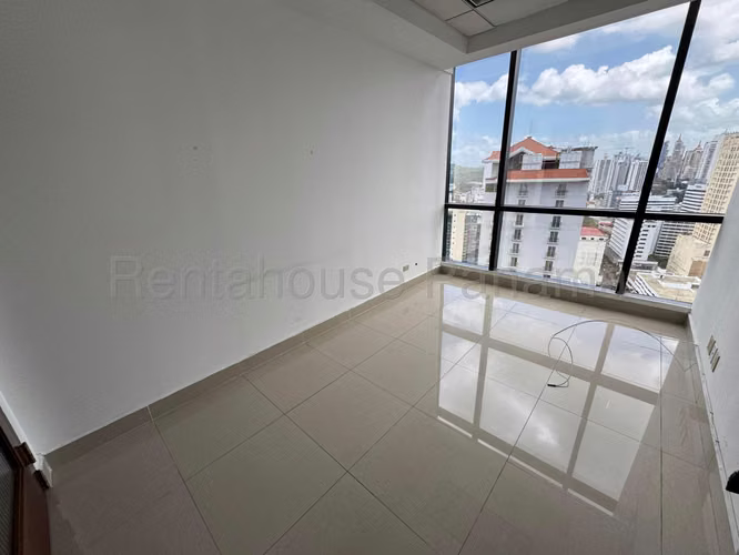 Oficina En Venta En Calle 50 SYH
