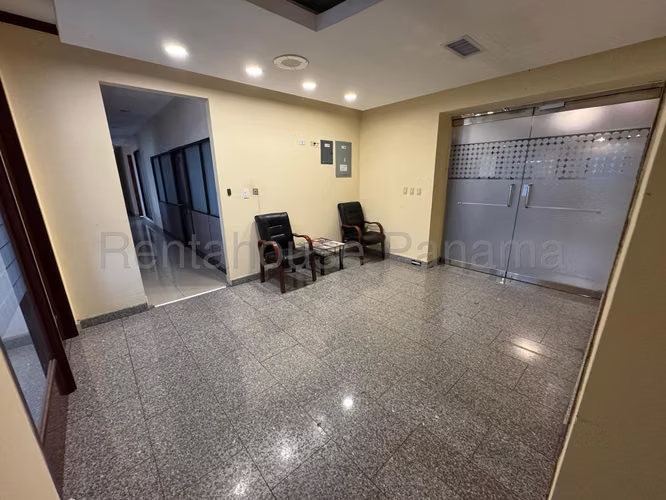 Oficina En Venta En Calle 50 SYH