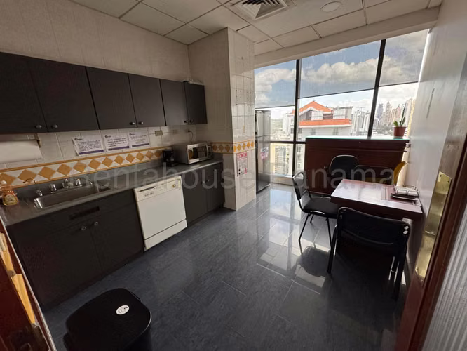 Oficina En Venta En Calle 50 SYH