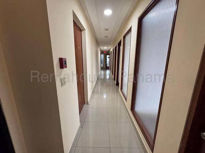 Oficina En Venta En Calle 50 SYH