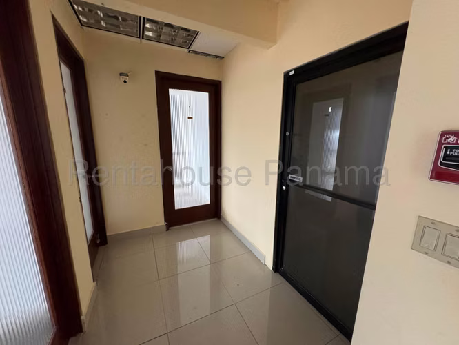 Oficina En Venta En Calle 50 SYH