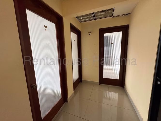 Oficina En Venta En Calle 50 SYH