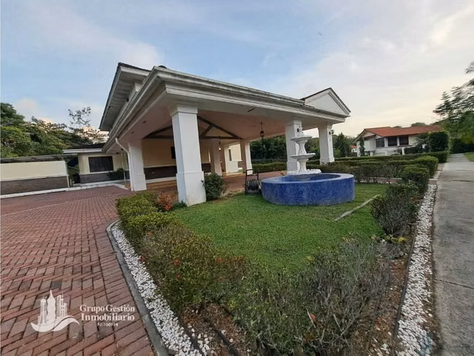 VENTA CASA EN ANCÓN RESIDENCIAL CAMINO DE CRUCES EL DORADO