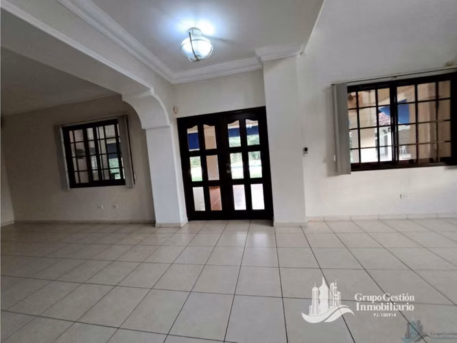 VENTA CASA EN ANCÓN RESIDENCIAL CAMINO DE CRUCES EL DORADO