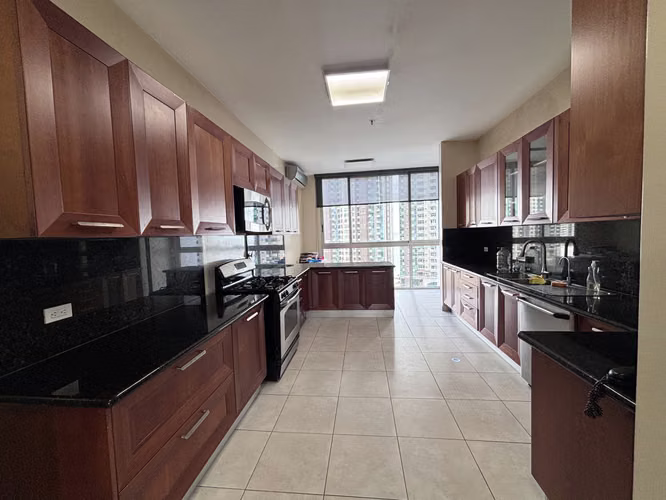 SE VENDE APARTAMENTO EN PUNTA PACIFICA - VISTA AL MAR - GN