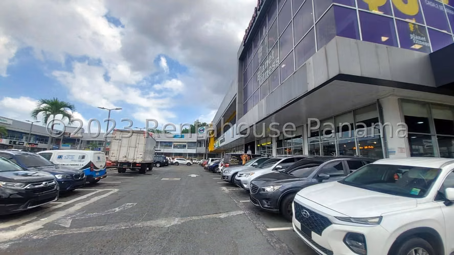 Local Comercial En Alquiler En Brisas Del Golf Syh