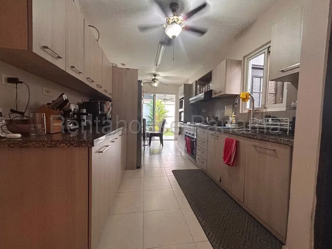 Casa en Venta en Quintas de Versalles RJ