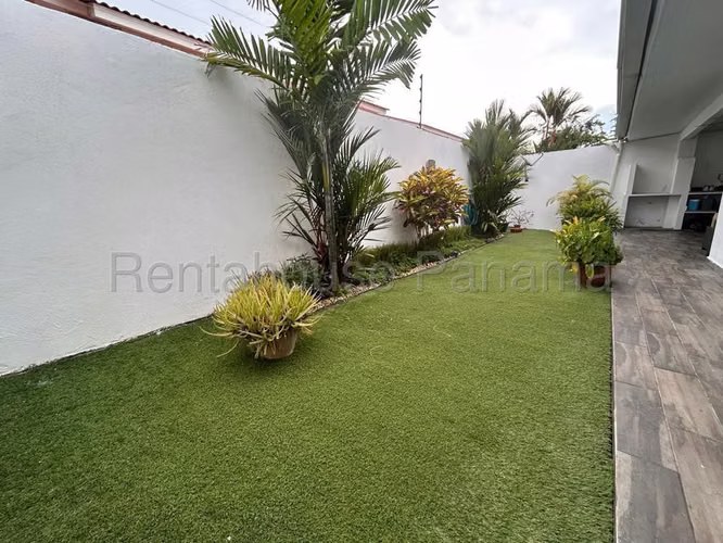 Casa en Venta en Quintas de Versalles RJ