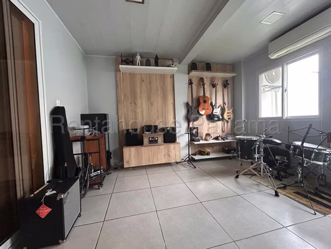 Casa en Venta en Quintas de Versalles RJ