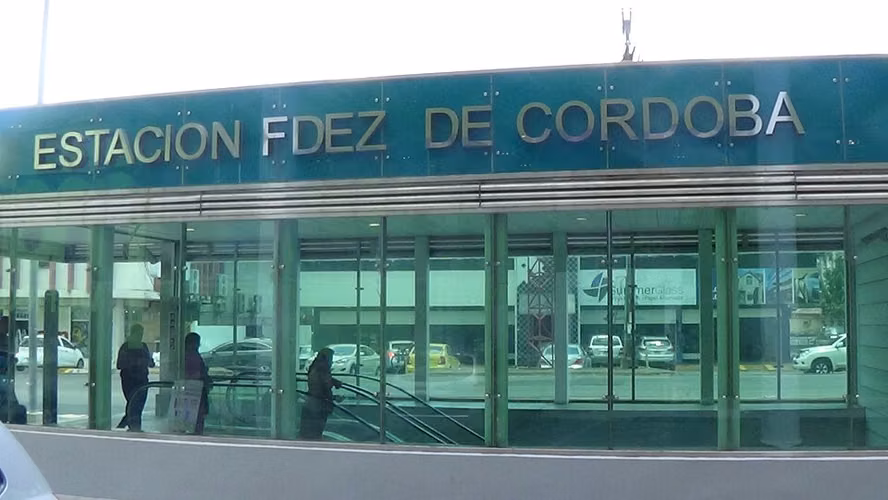 Se alquila oficina en Fernádez de Córdoba, frente al metro
